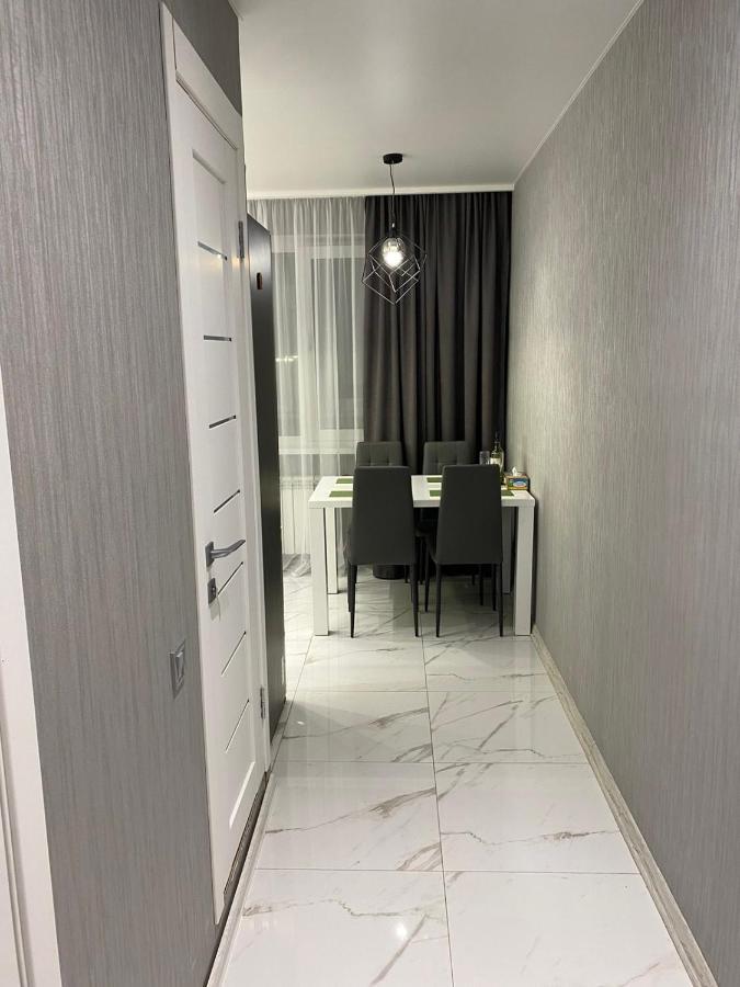 Стильная Квартира На Позняках Газ И Низкий Этаж Kyiv Exterior foto